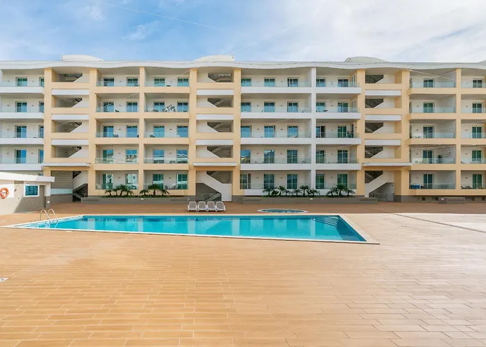 Marina Pearl Deluxe Lagos Apartment By Ideal Homes